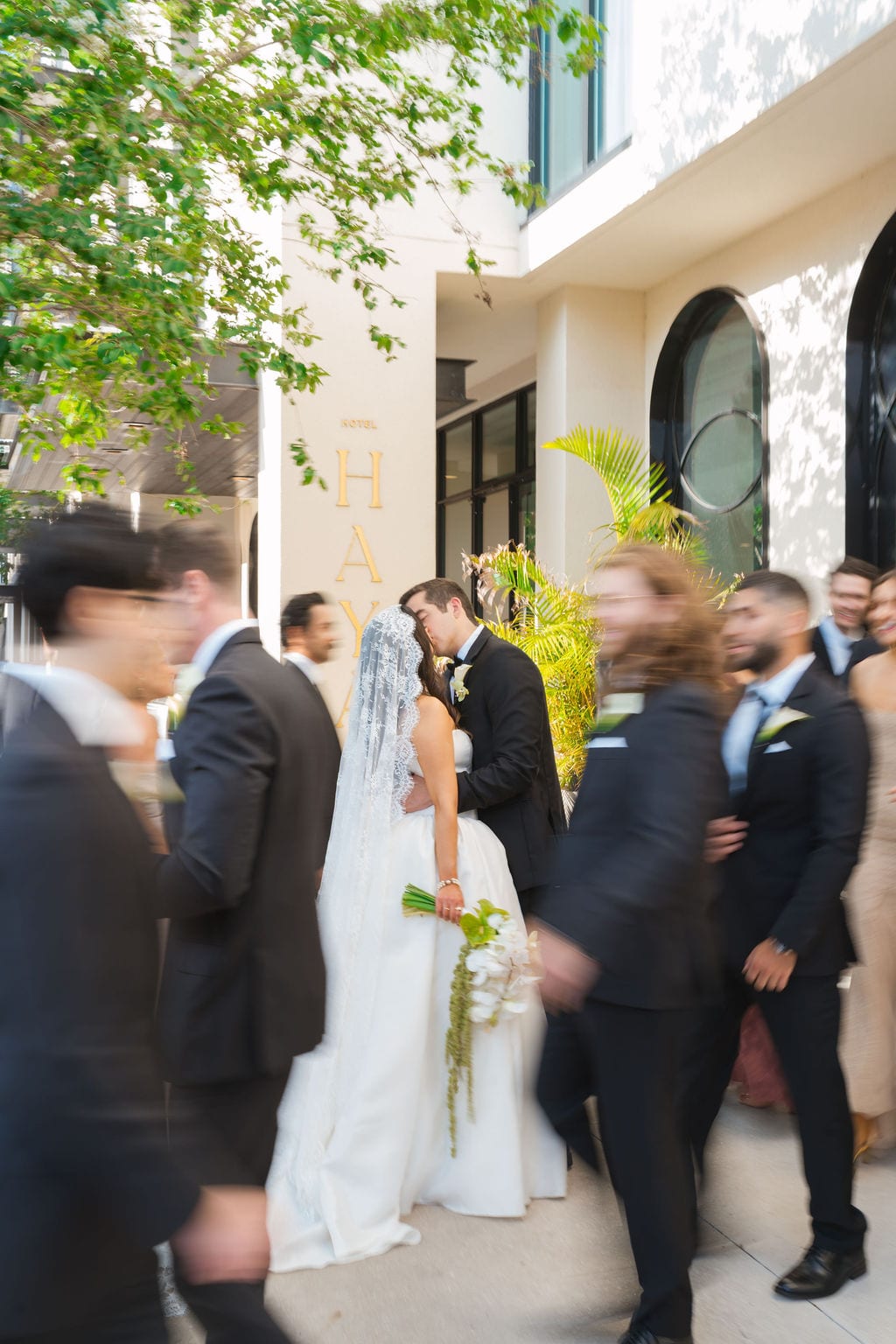 Couple kiss hotel haya gold lettering